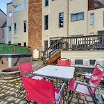Stylish Tannersville Townhome With Fire Pit!