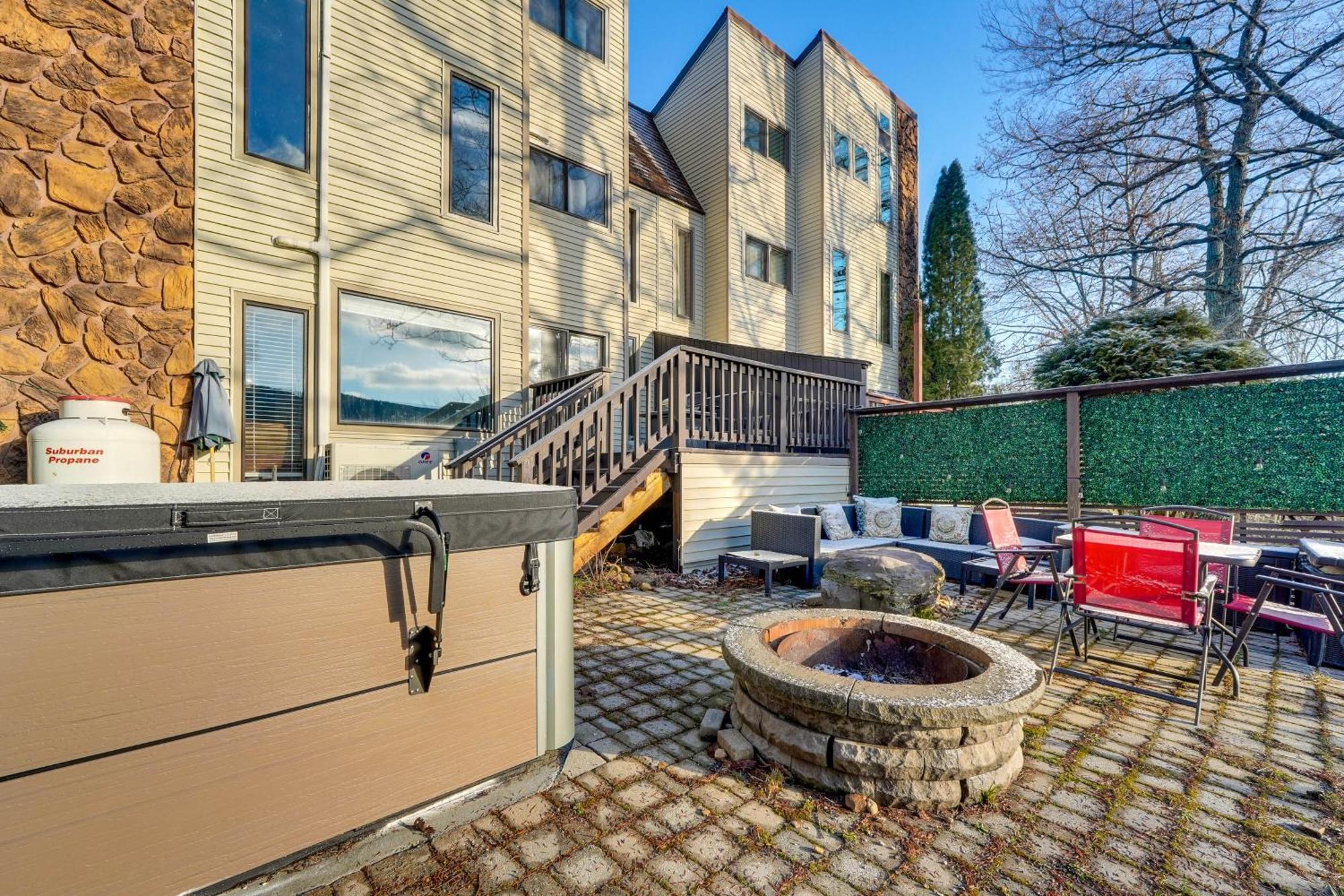 Stylish Townhome With Fire Pit! * Tannersville